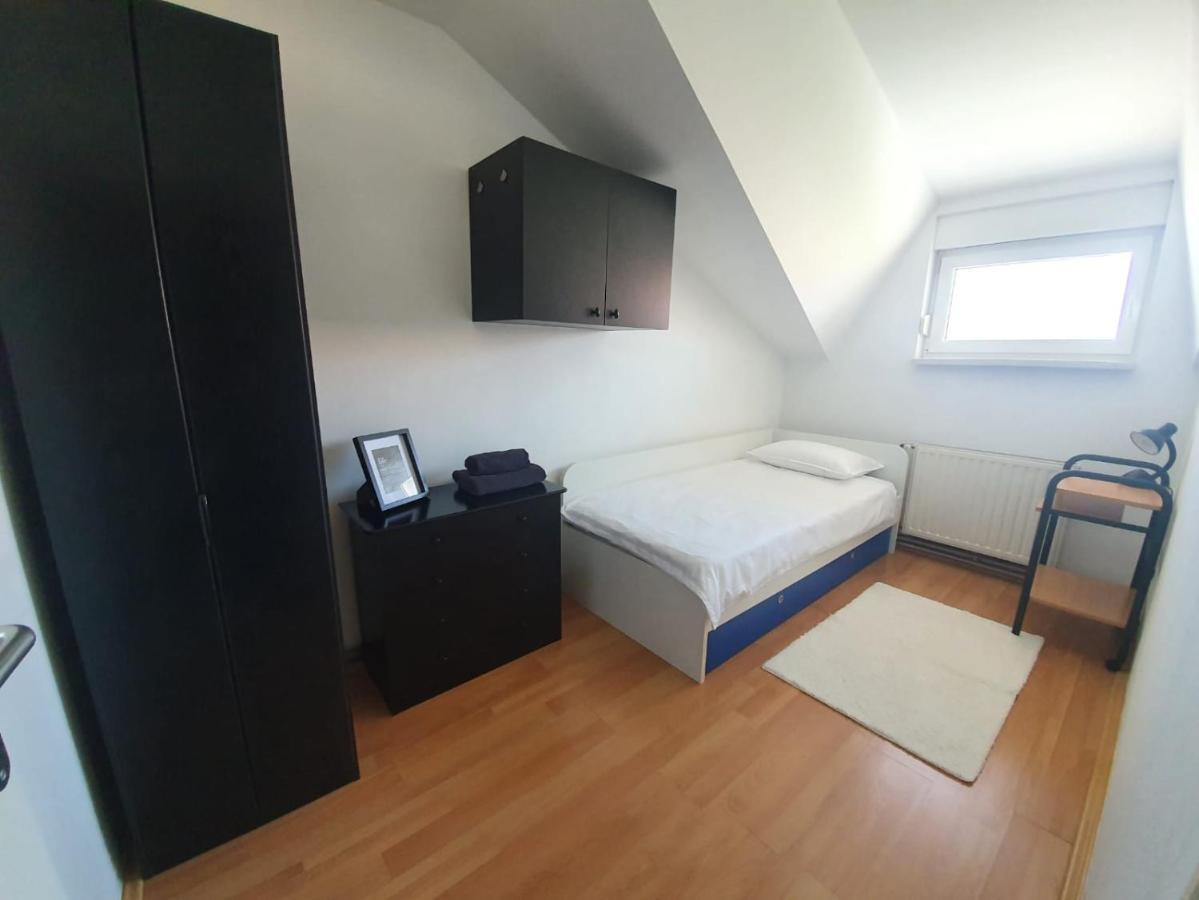 Apartment Lily Near Zagreb Airport Velika Gorica Exterior photo
